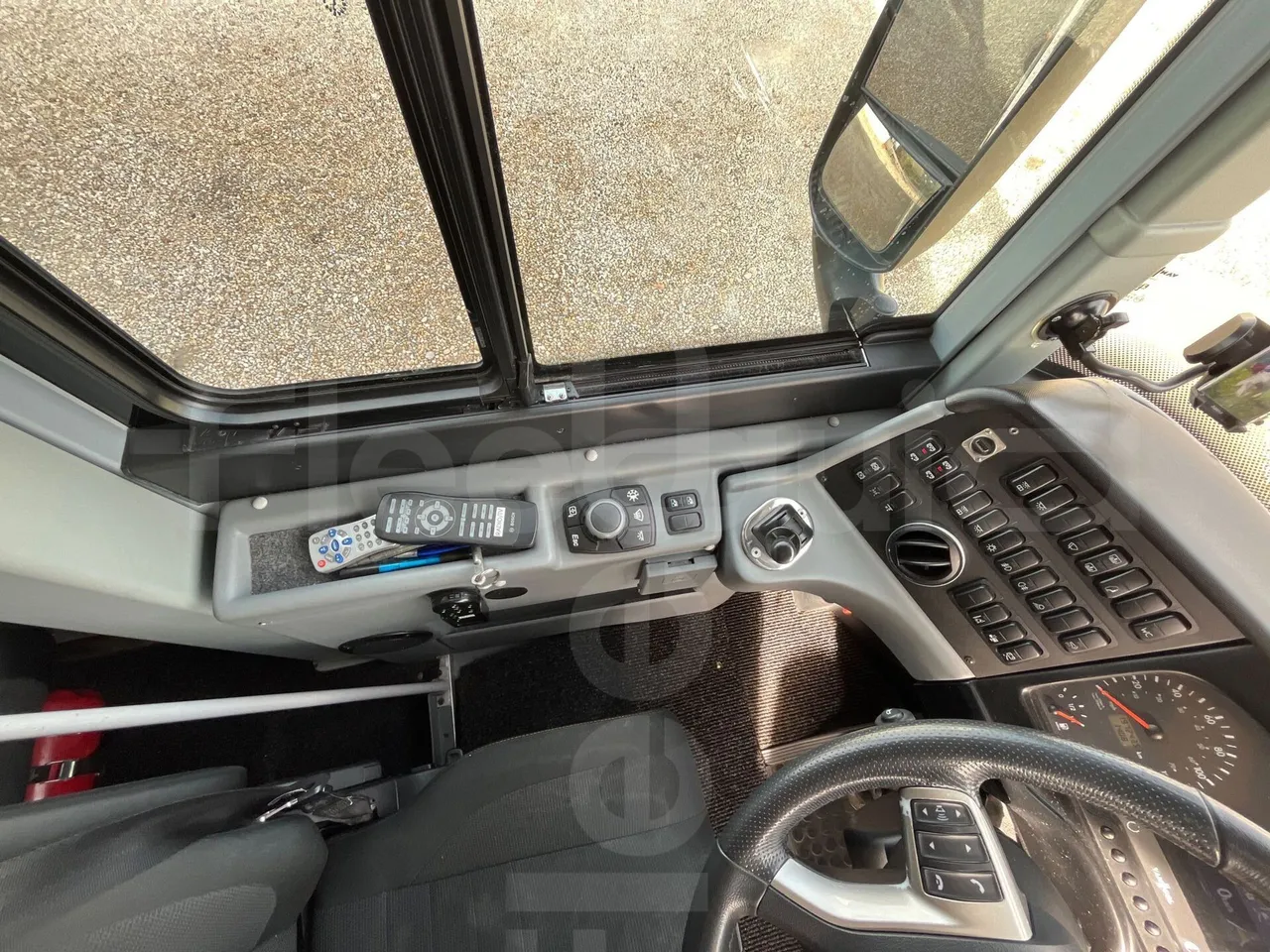 Van Hool Astromega TDX25 - EUR6 - 390kW - 13.15m - radio accessories photo