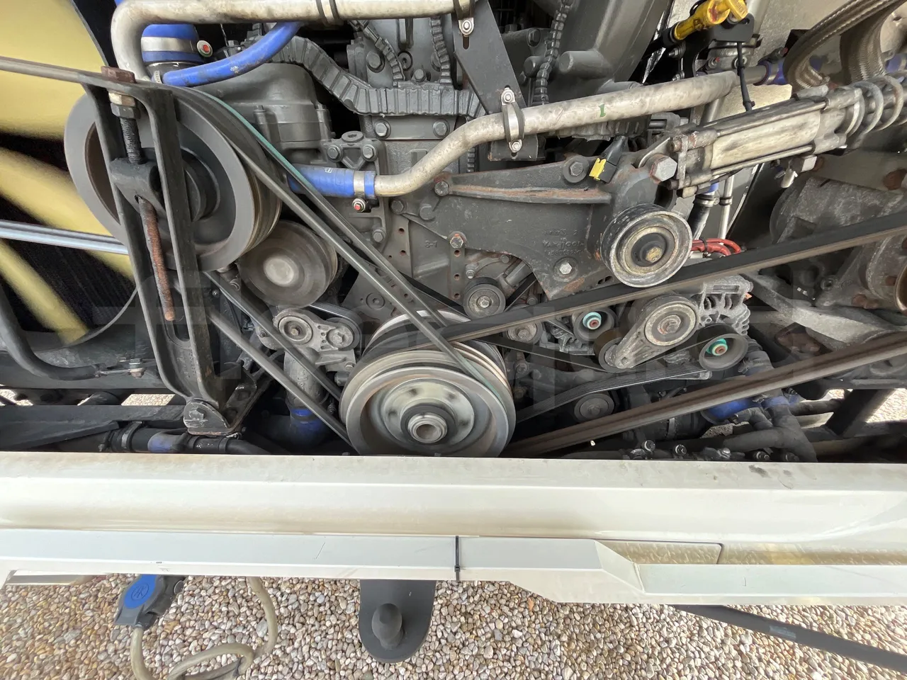 Van Hool Astromega TDX25 - EUR6 - 390kW - 13.15m - air conditioning compressor