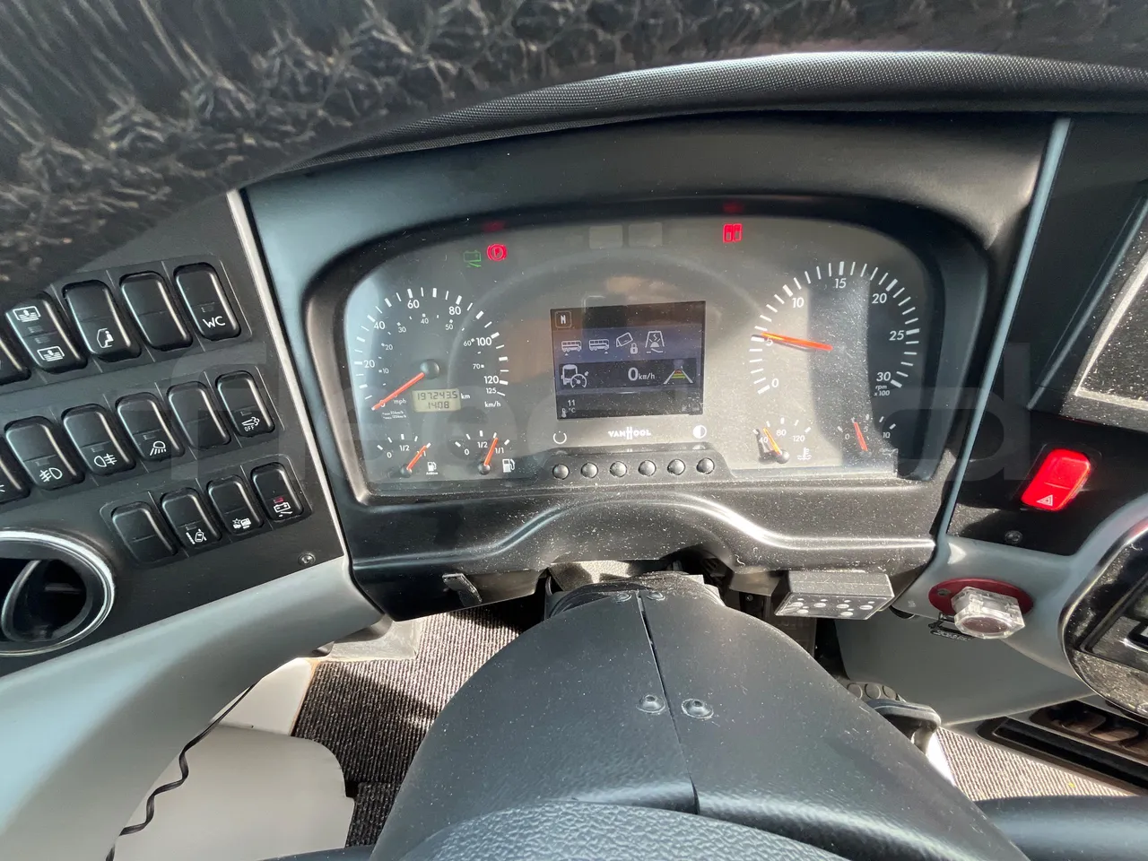 Van Hool Astromega TDX25 - EUR6 - 390kW - 13.15m - dashboard lights on