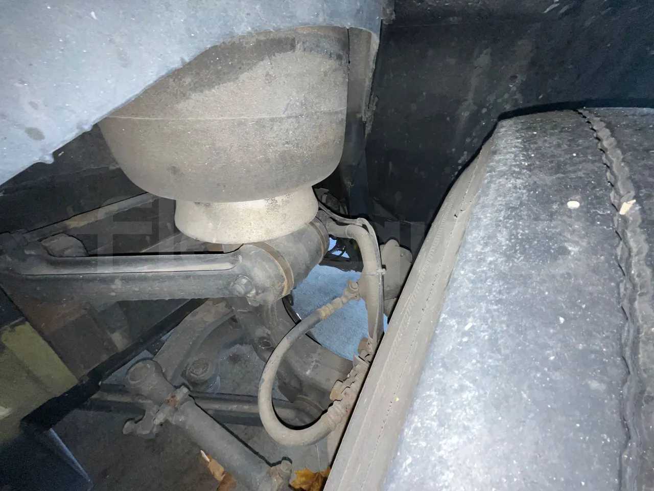 Van Hool Astromega TDX25 - EUR6 - 390kW - 13.15m - front air springs right