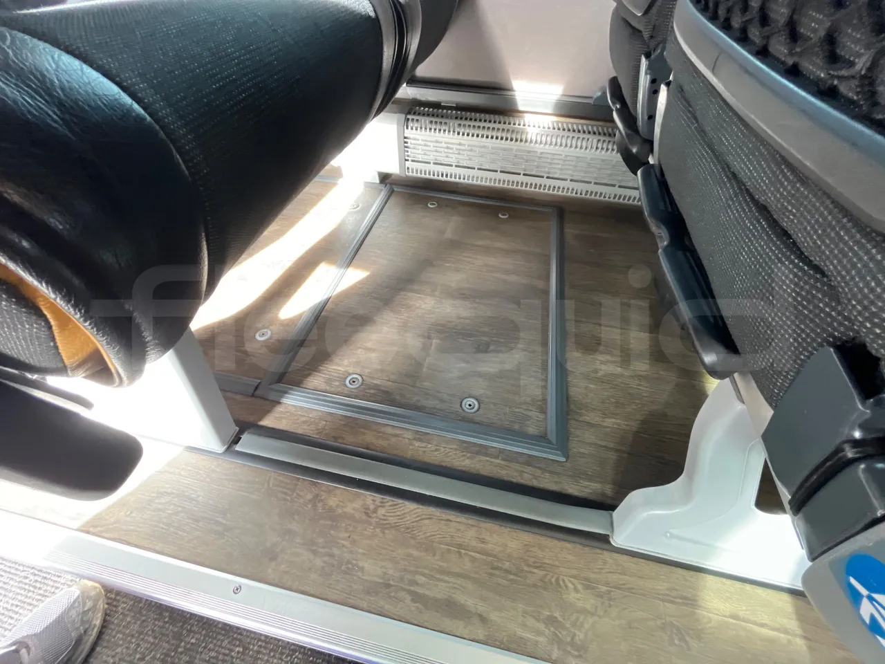 Van Hool Astromega TDX25 - EUR6 - 390kW - 13.15m - floor hatches photo