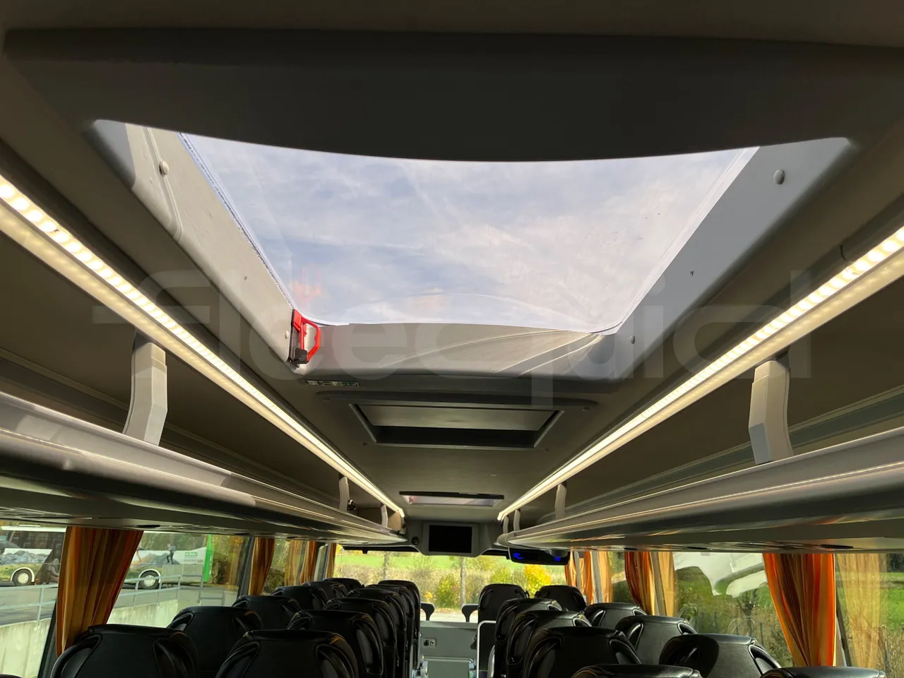Van Hool Astromega TDX25 - EUR6 - 390kW - 13.15m - roof hatch 2