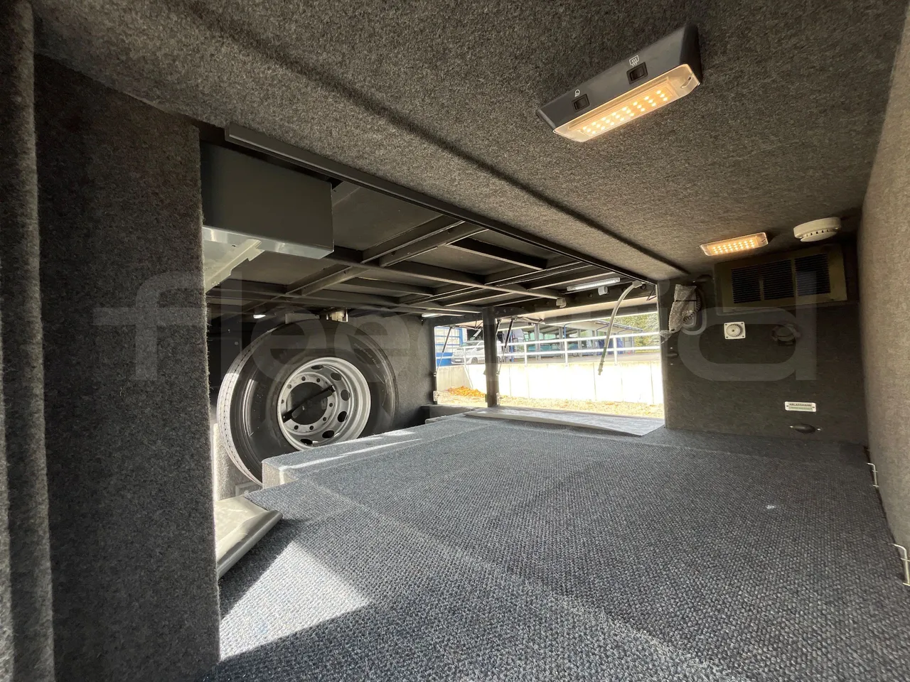 Van Hool Astromega TDX25 - EUR6 - 390kW - 13.15m - internal frame rust check