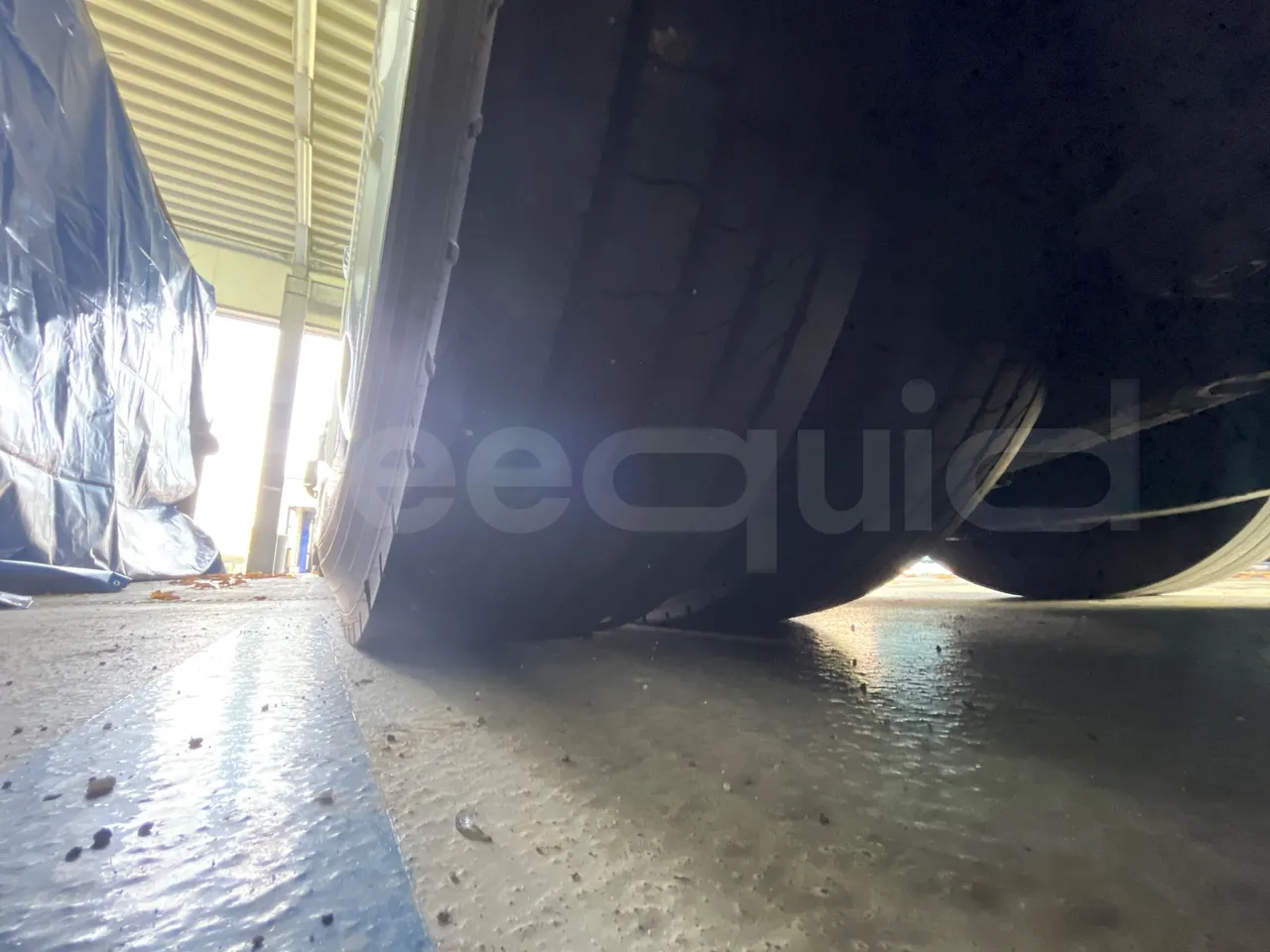 Van Hool Astromega TDX25 - EUR6 - 390kW - 13.15m - tread condition second axle tires left