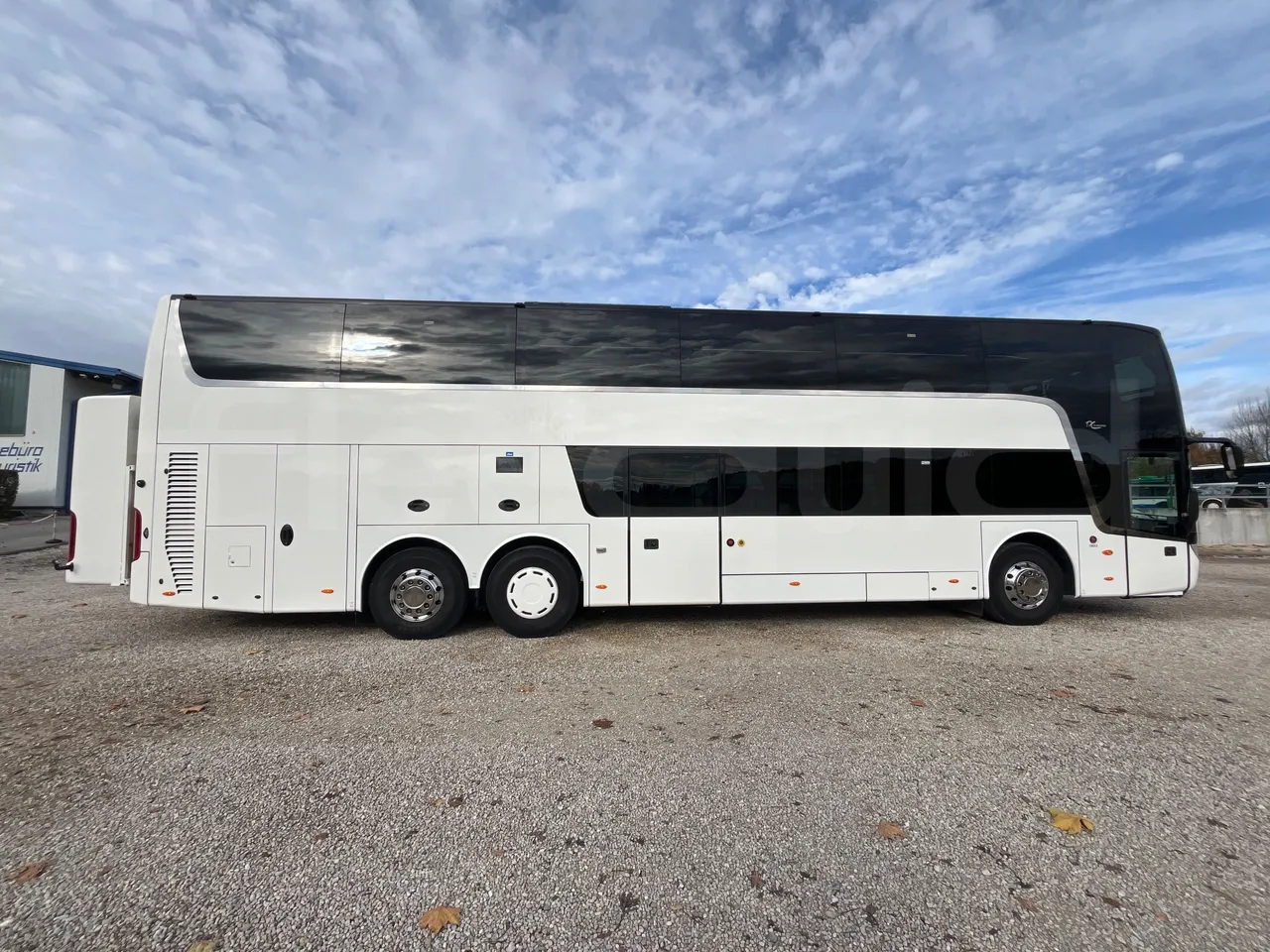 Van Hool Astromega TDX25 - EUR6 - 390kW - 13.15m - right side doors closed