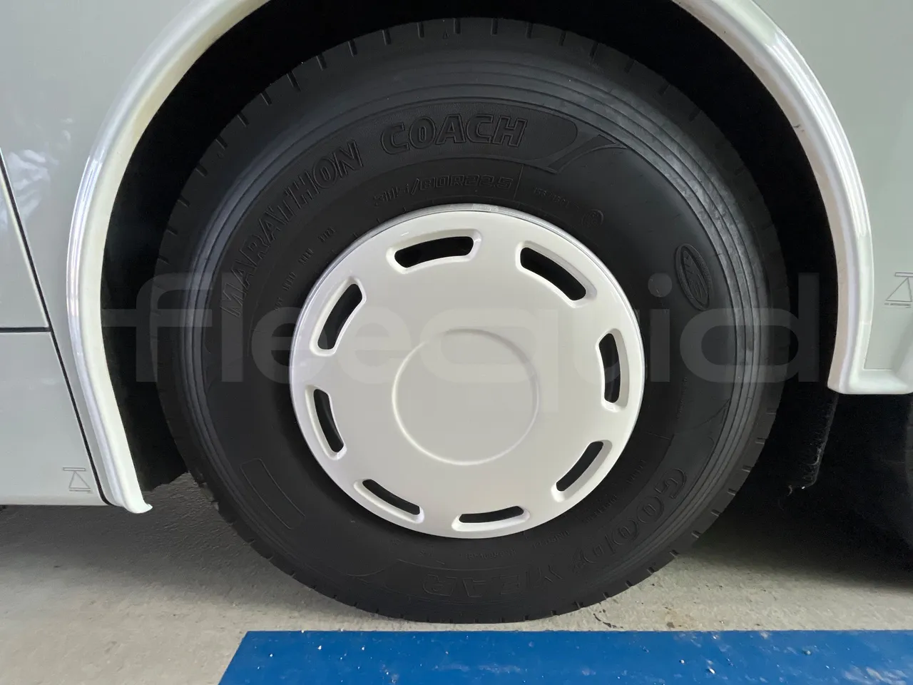 Van Hool Astromega TDX25 - EUR6 - 390kW - 13.15m - rear left tire photo