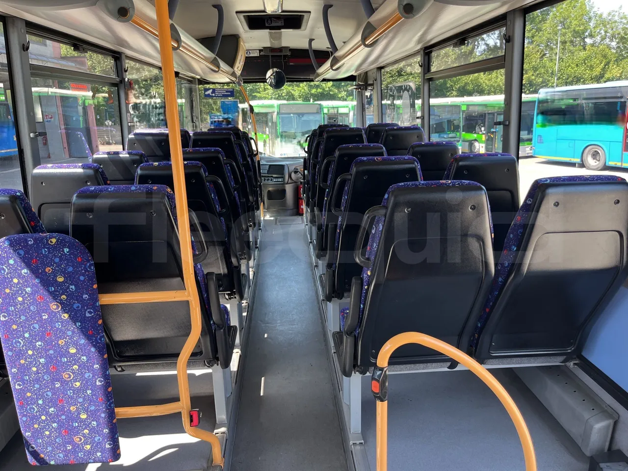 Iveco Crossway - Forward Seats From Middle Position