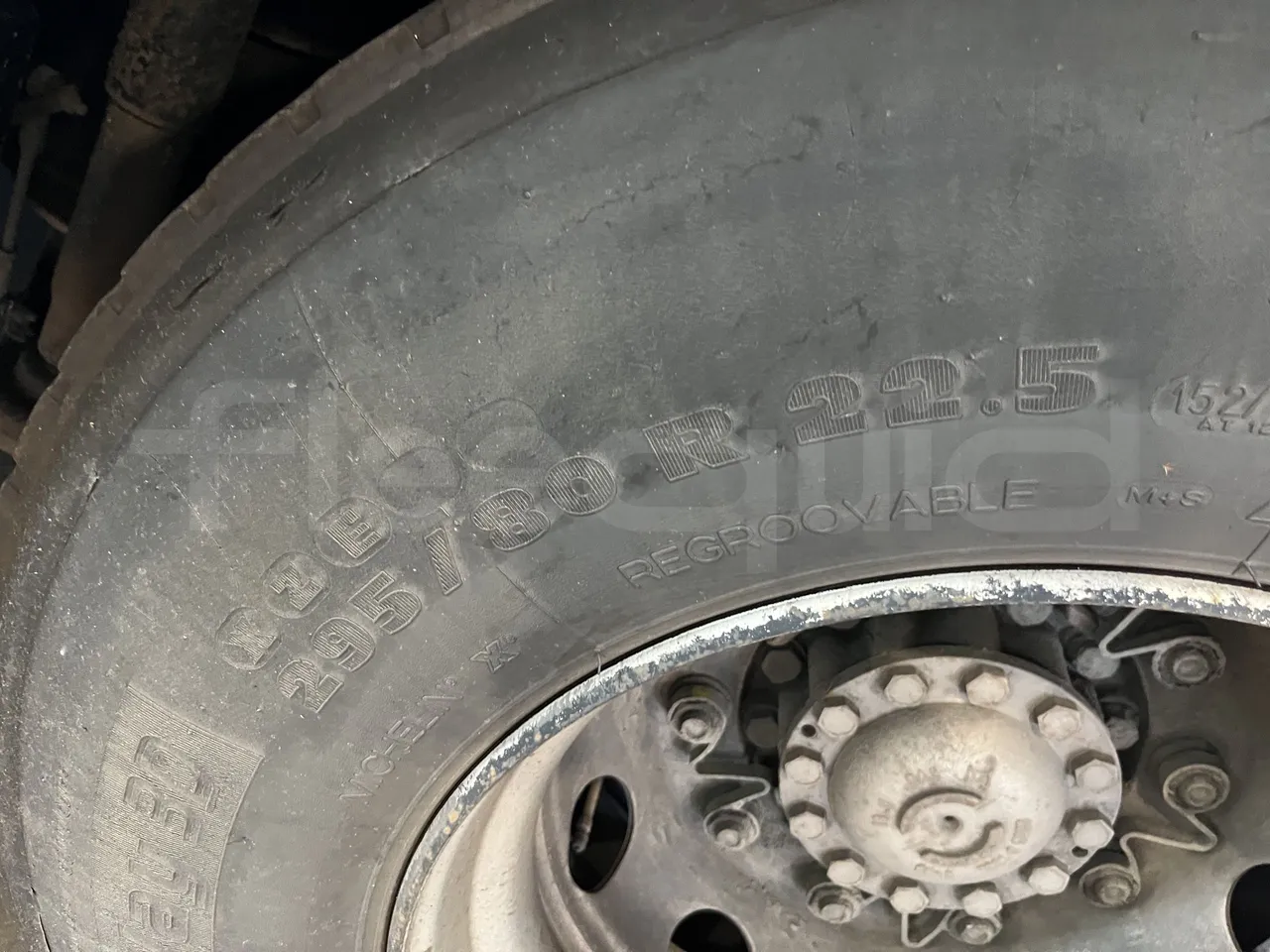 Iveco Crossway - Second Axle Left Side: Tyre Size