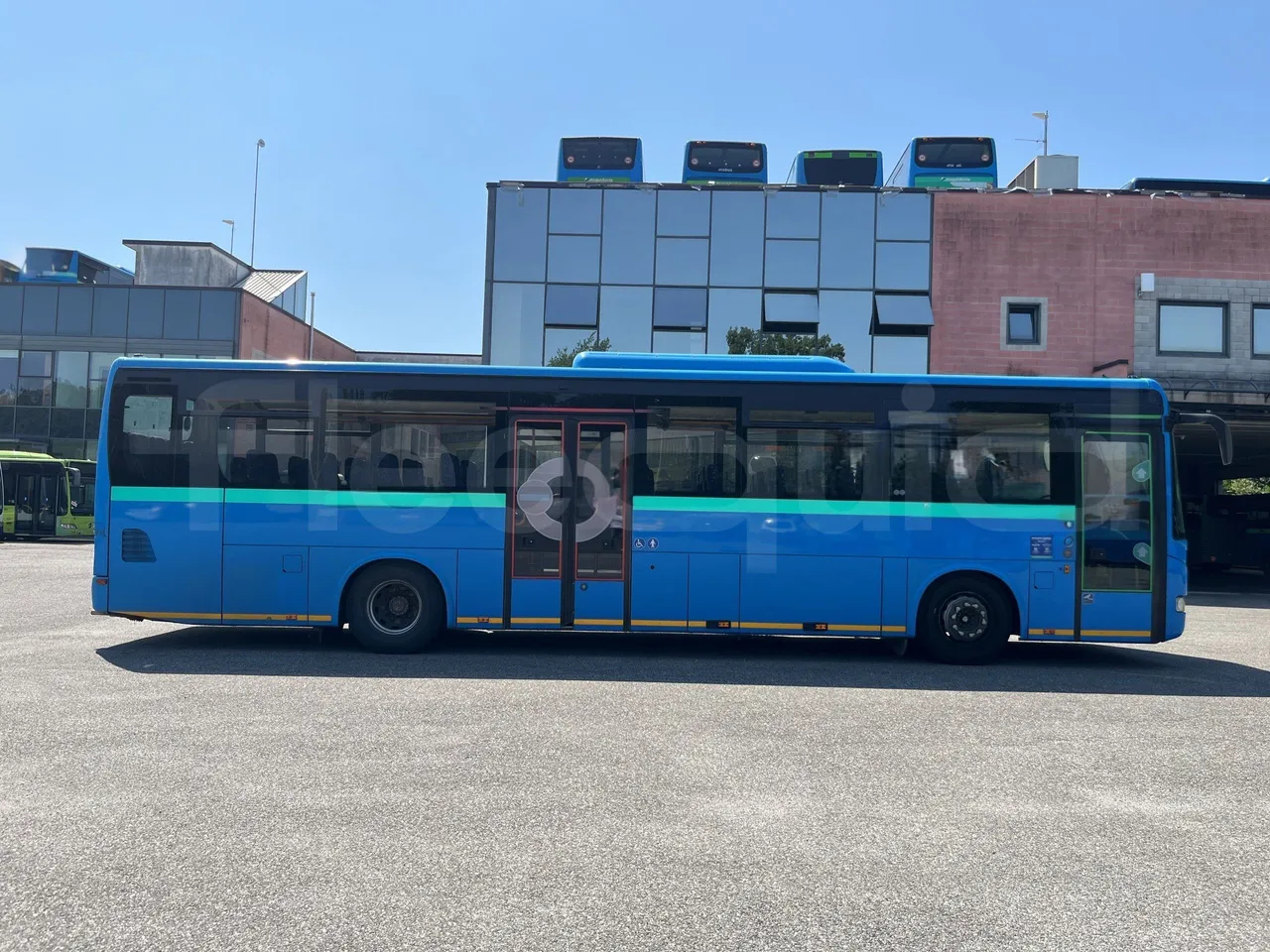 Iveco Crossway - Right Side