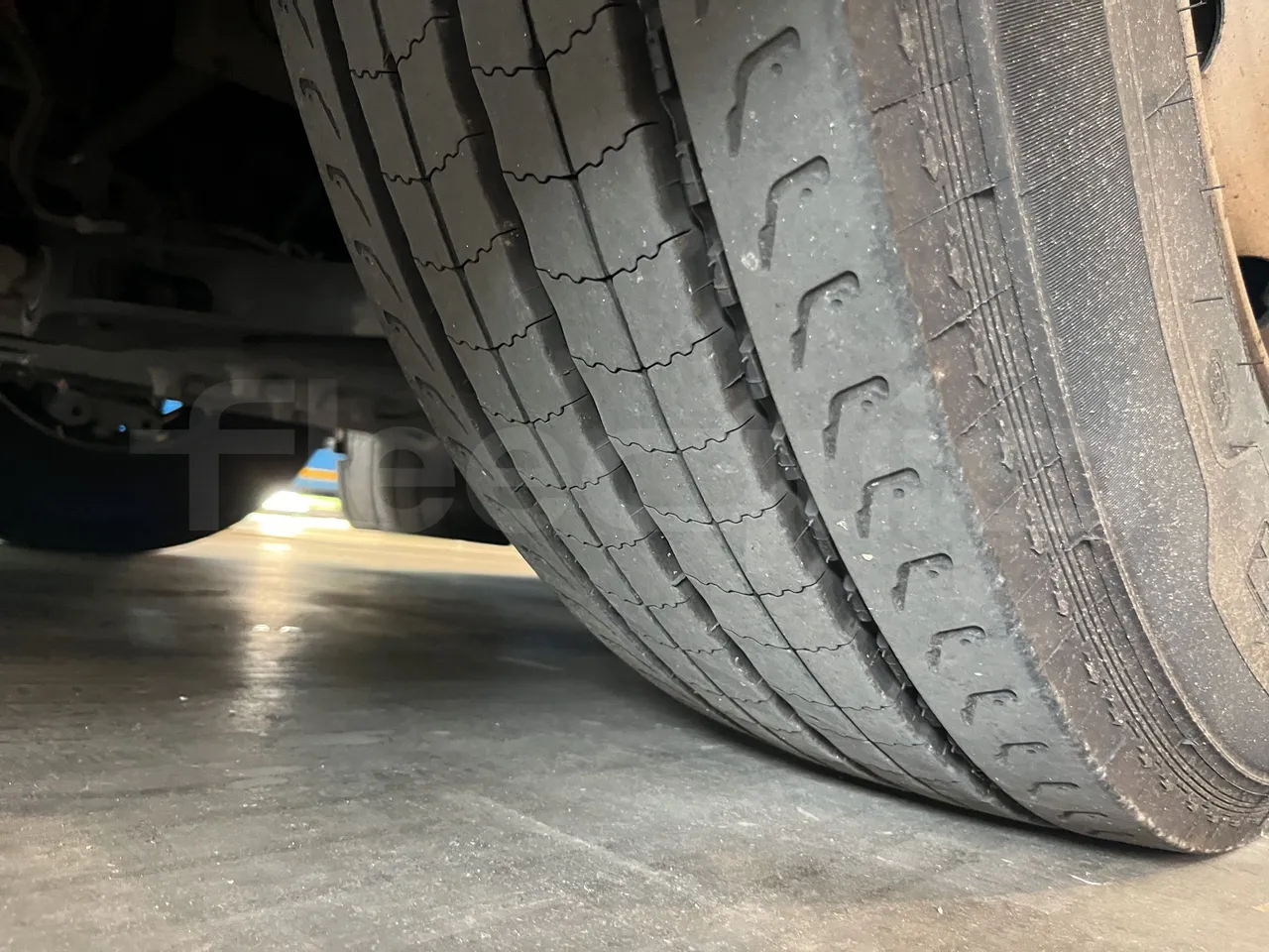 Iveco Crossway - First Axle Left Side: Tyre Tread