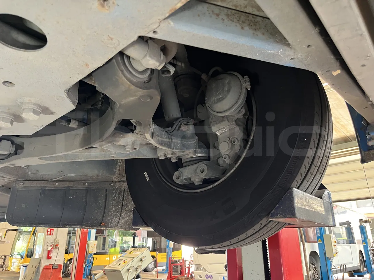 Iveco Crossway - First Axle Left Side