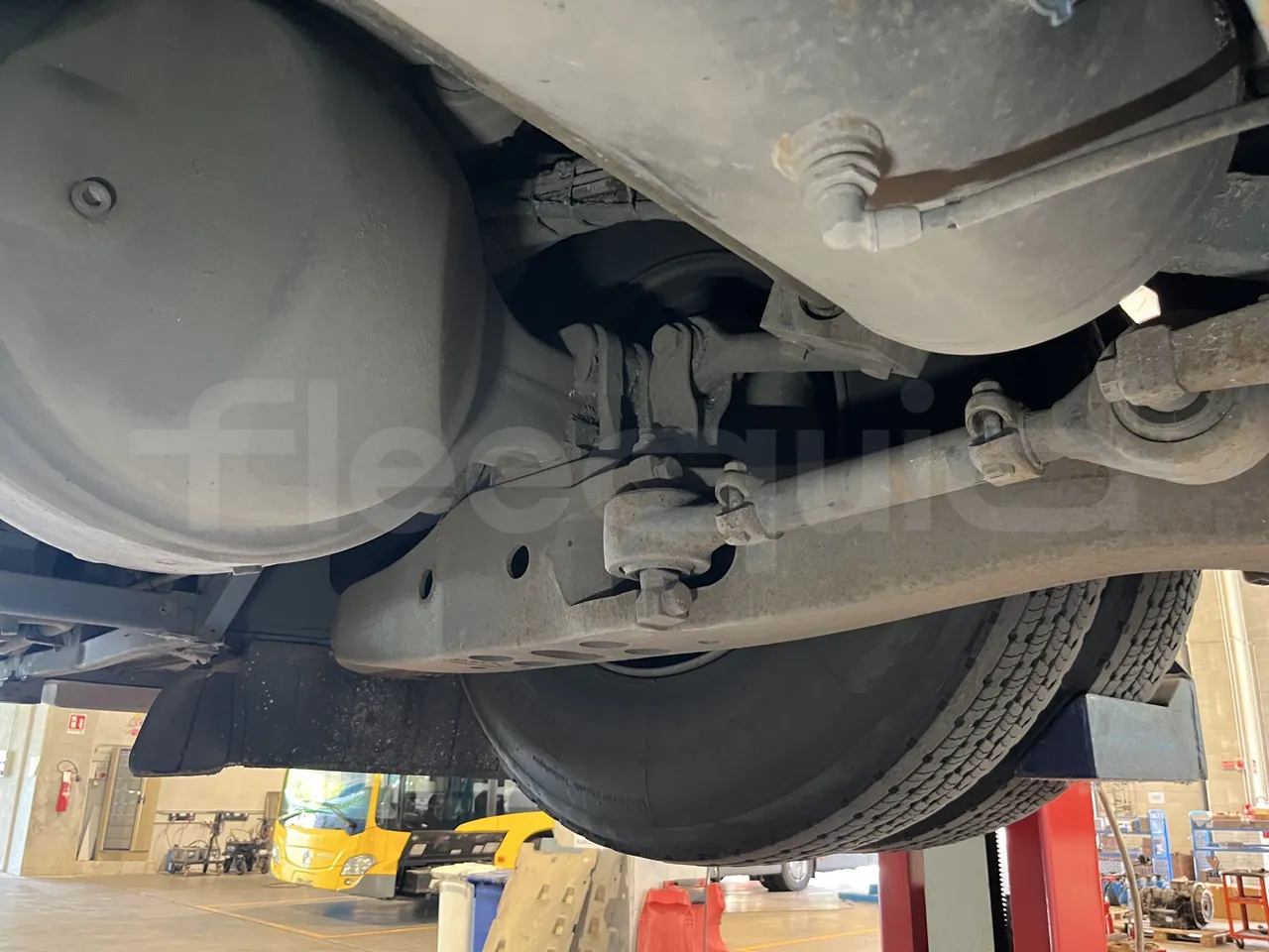 Iveco Crossway - Third Axle Right Side