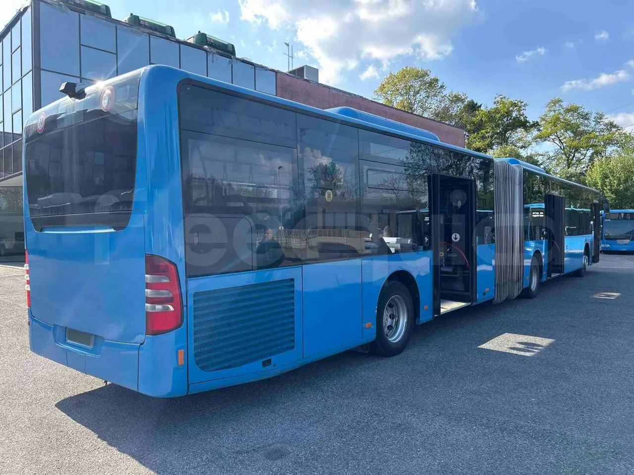 Mercedes-Benz Citaro O530G - Euro4 - 260kW - 17.940mt - 3/4 right rear doors open