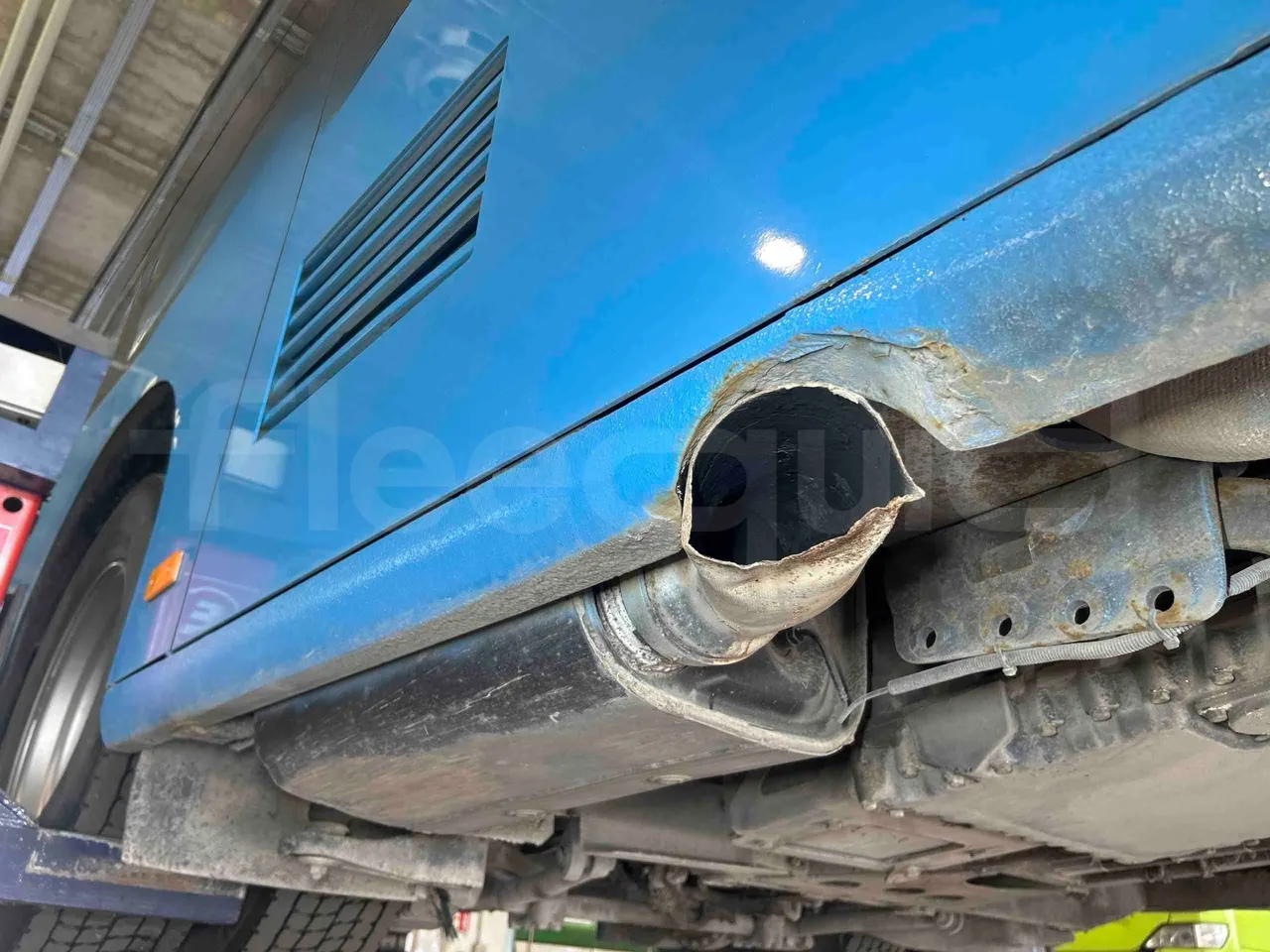 Mercedes-Benz Citaro O530G - Euro4 - 260kW - 17.940mt - exhaust photo