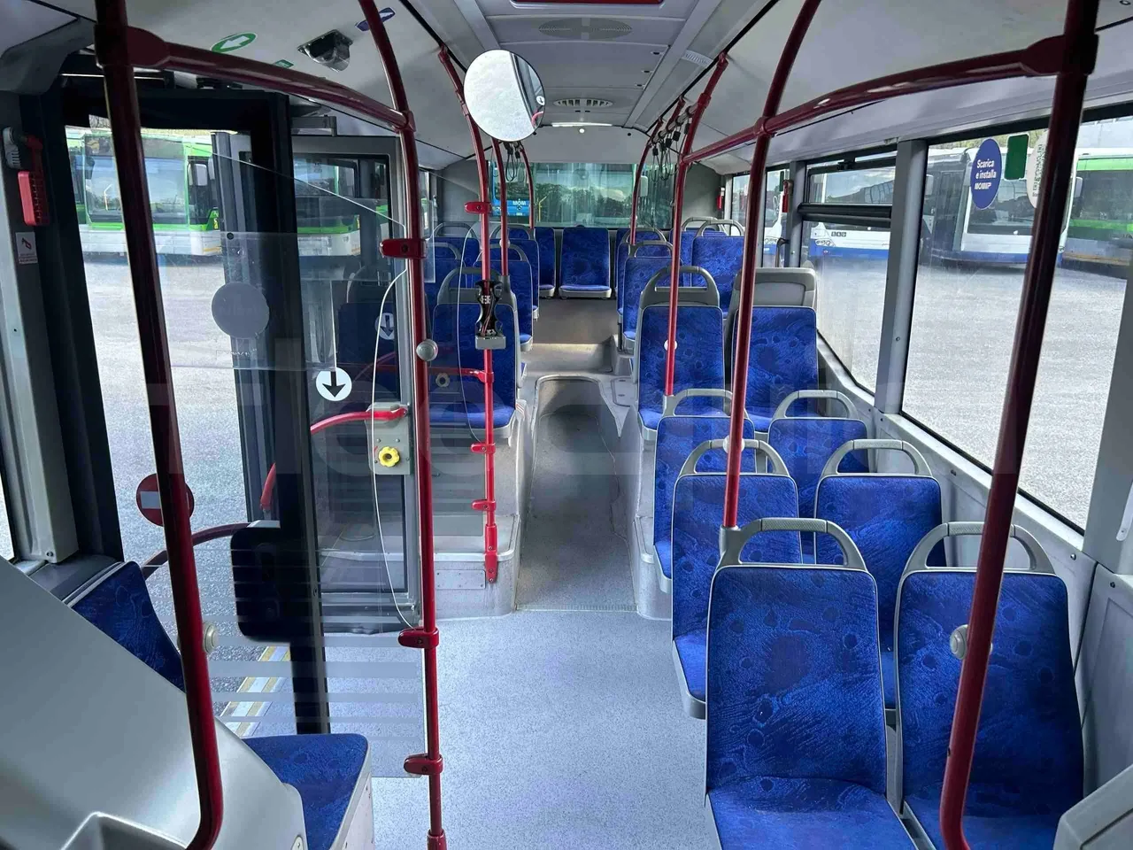 Mercedes-Benz Citaro O530G - Euro4 - 260kW - 17.940mt - reverse view middle aisle