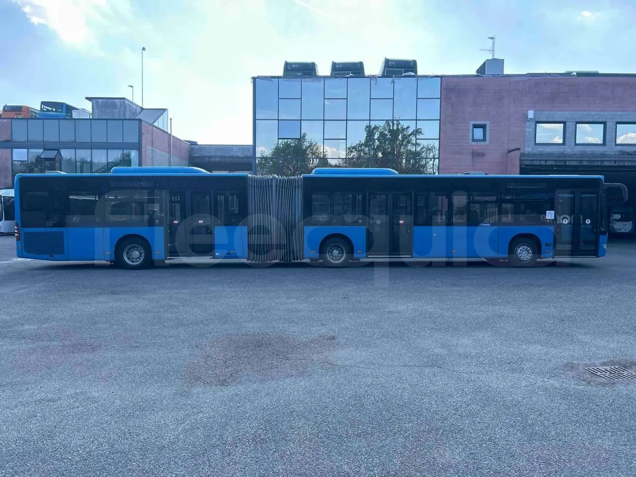 Mercedes-Benz Citaro O530G - Euro4 - 260kW - 17.940mt - right side doors closed