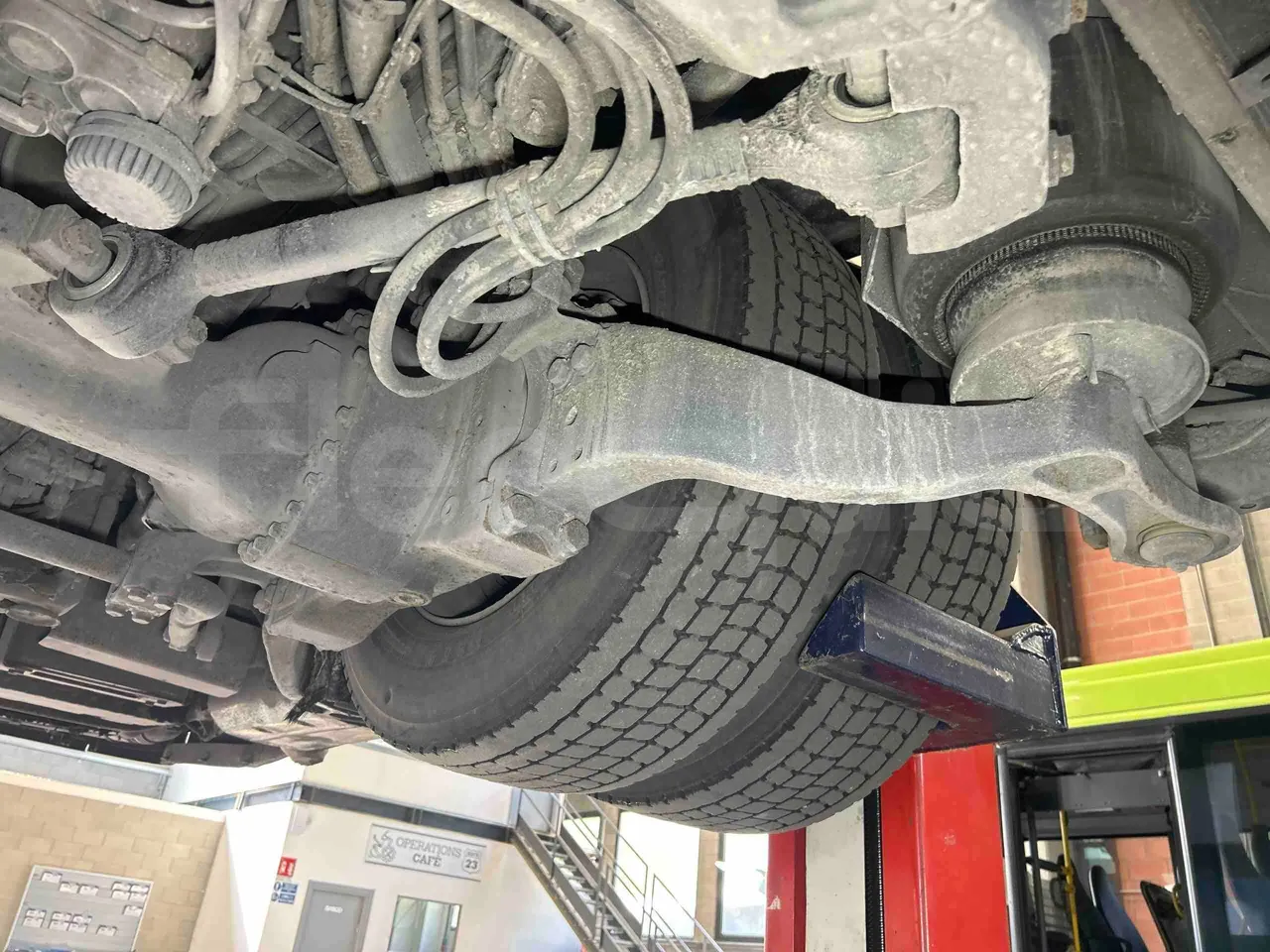 Mercedes-Benz Citaro O530G - Euro4 - 260kW - 17.940mt - axle 3 left side