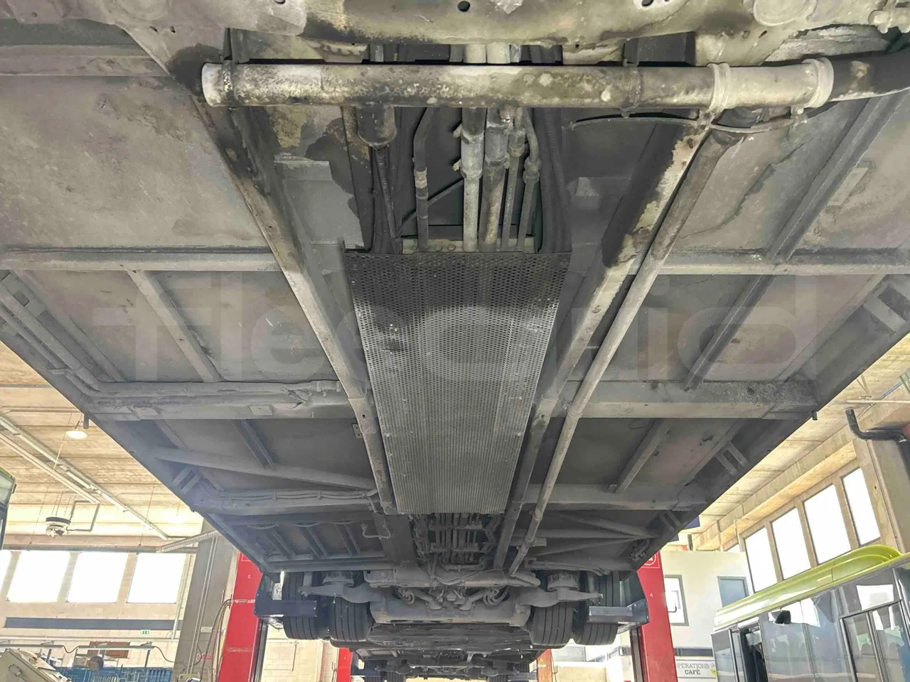 Mercedes-Benz Citaro O530G - Euro4 - 260kW - 17.940mt - central undercarriage photo