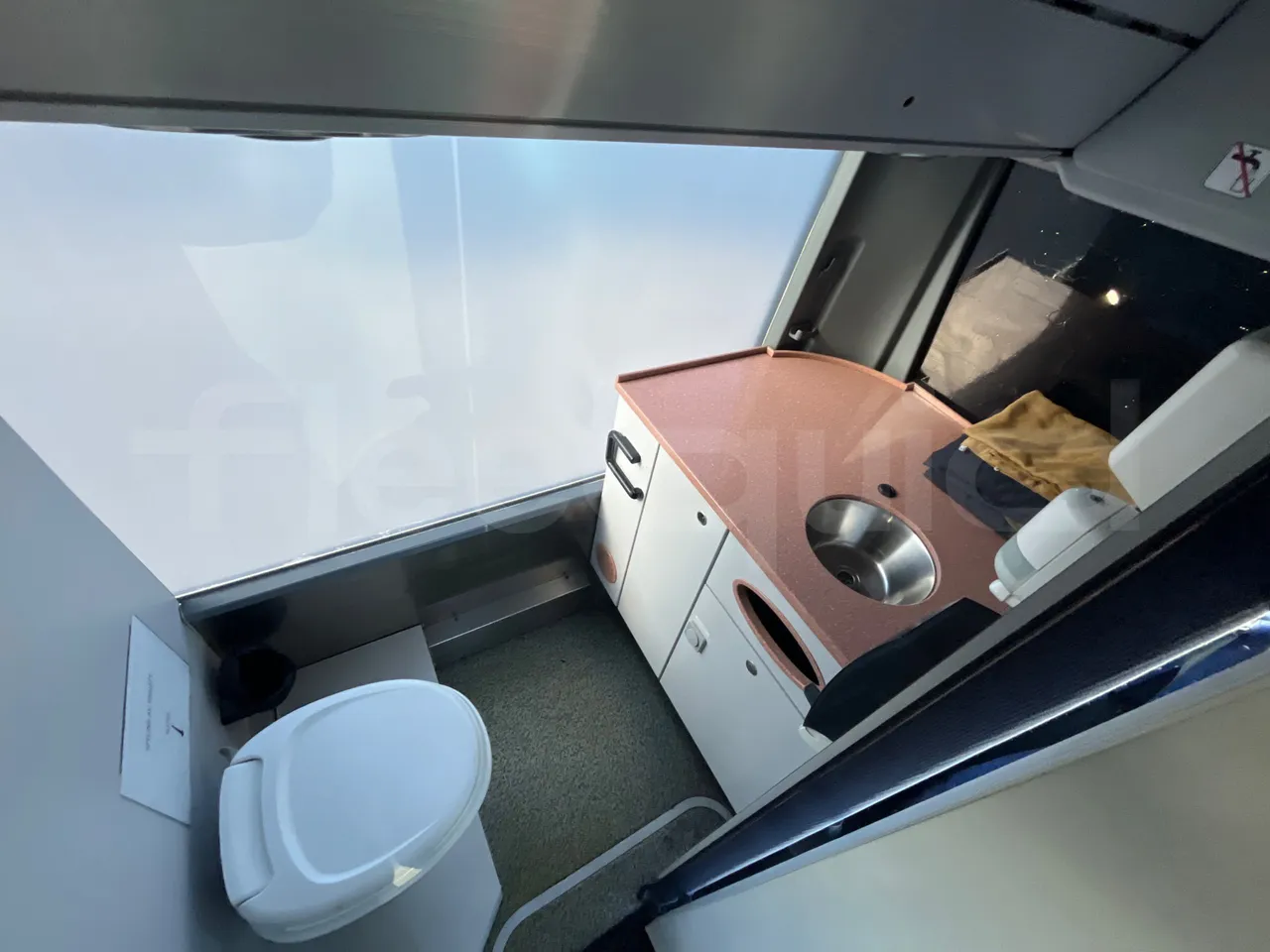 Mercedes-Benz Tourismo M RH -Euro5 -300 kW -12,98 mt - toilette accessories photo