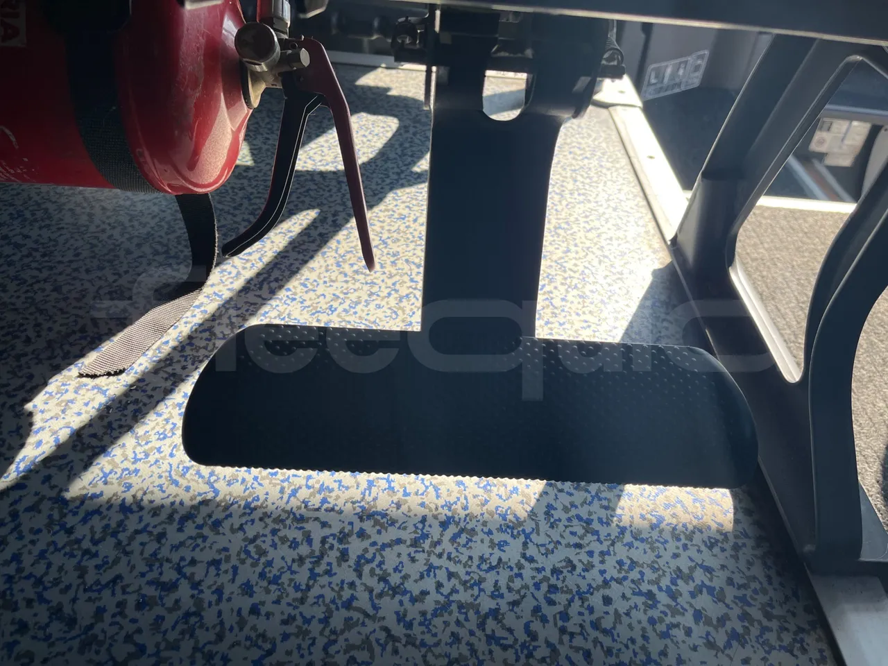 Mercedes-Benz Tourismo M RH -Euro5 -300 kW -12,98 mt - footrest detail photo