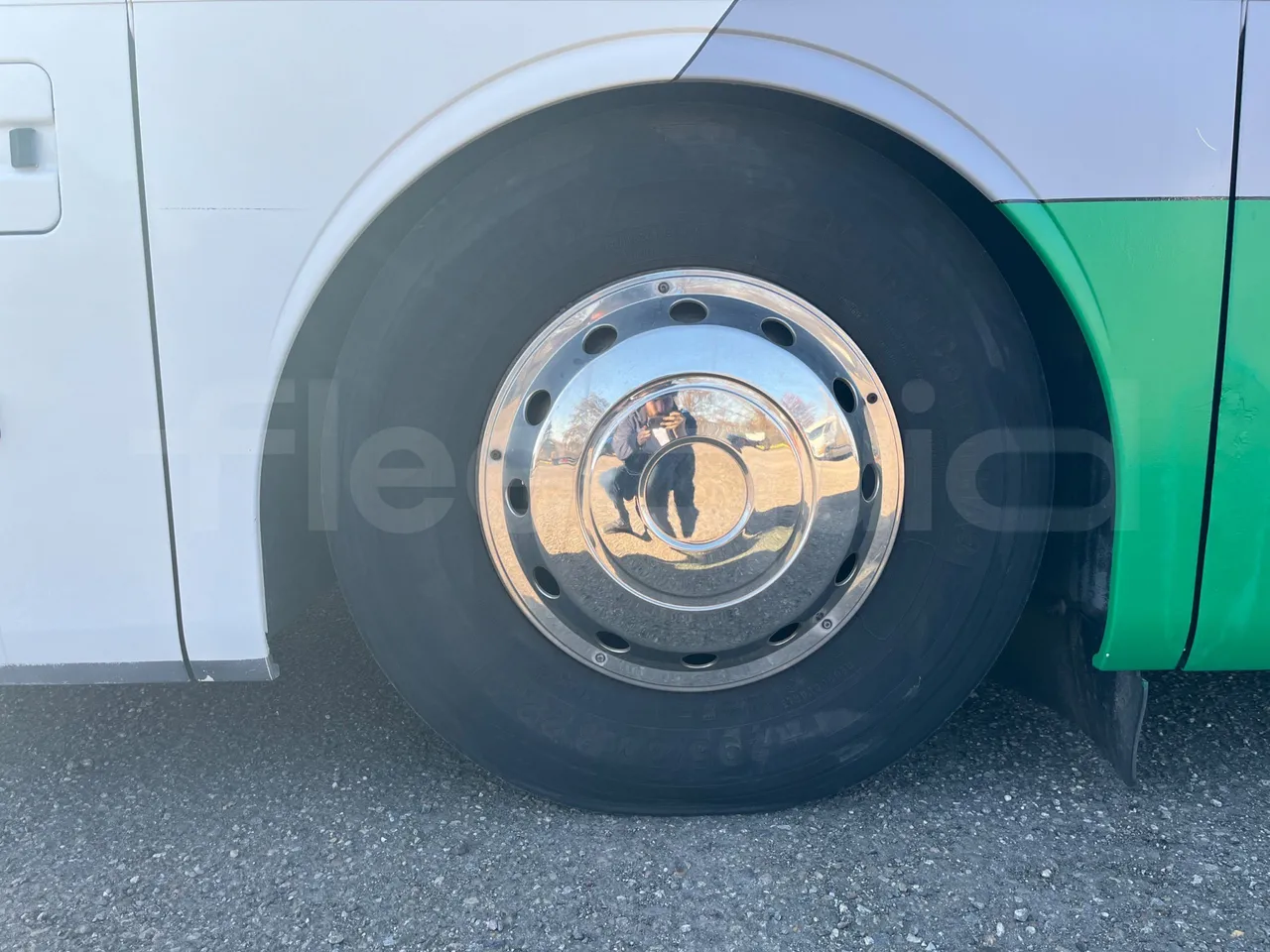 Mercedes-Benz Tourismo M RH -Euro5 -300 kW -12,98 mt - tread condition front tires left