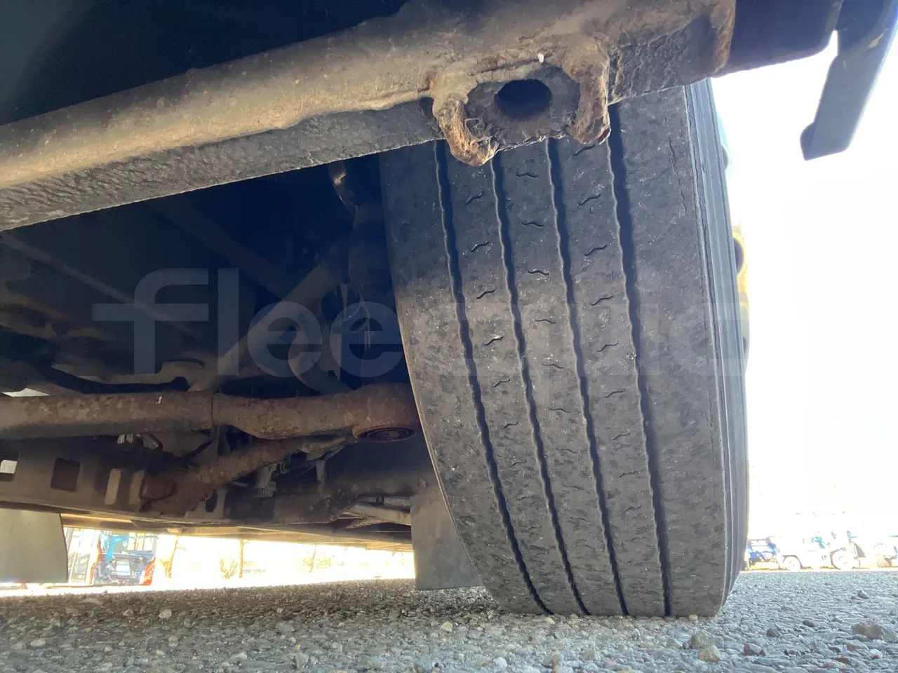 Mercedes-Benz Tourismo M RH -Euro5 -300 kW -12,98 mt - tread condition front tires right