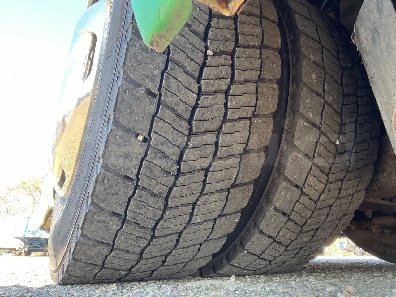 Mercedes-Benz Tourismo M RH -Euro5 -300 kW -12,98 mt - tread condition third axle tires left