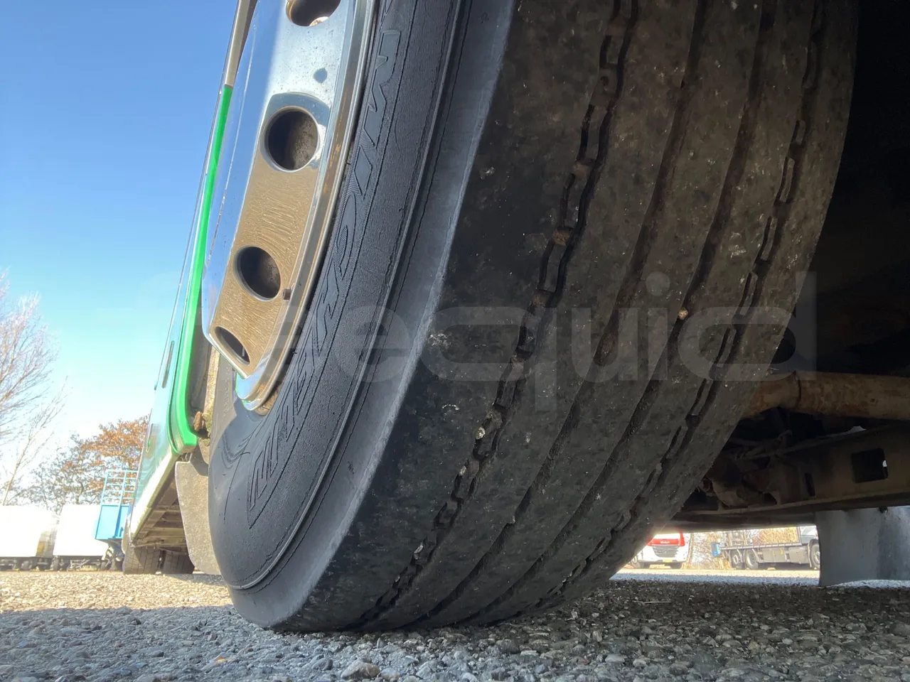 Mercedes-Benz Tourismo M RH -Euro5 -300 kW -12,98 mt - tread condition third axle tires right