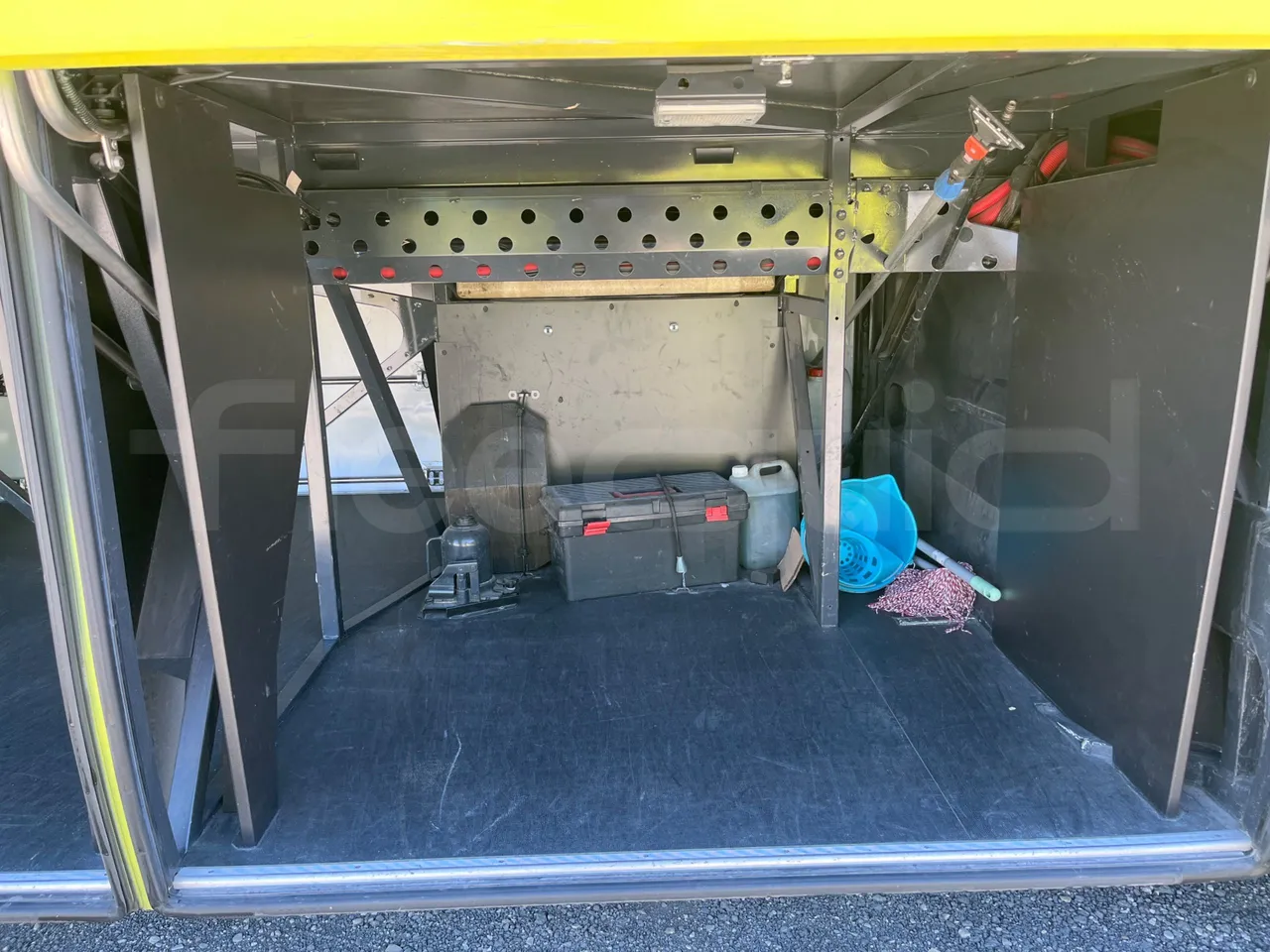 Iveco Magelys SFR2XX - Euro6 - 294kW - 12.830mt - jack and driver keys