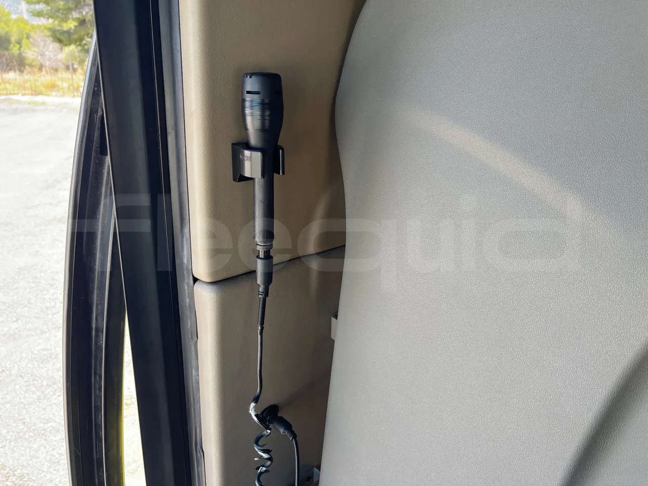 Iveco Magelys SFR2XX - Euro6 - 294kW - 12.830mt - hostes microphone accessories photo