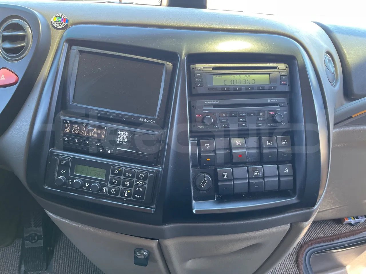 Iveco Magelys SFR2XX - Euro6 - 294kW - 12.830mt - radio accessories photo