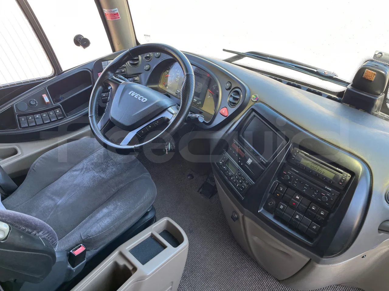 Iveco Magelys SFR2XX - Euro6 - 294kW - 12.830mt - buttons panels on