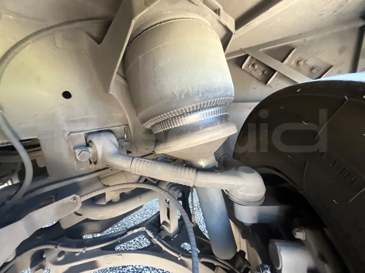 Iveco Magelys SFR2XX - Euro6 - 294kW - 12.830mt - front shock absorbers left