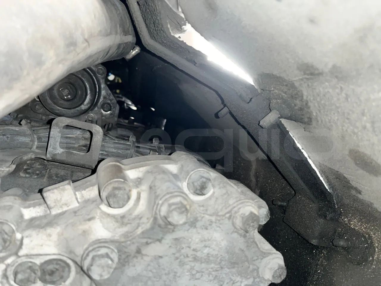 Iveco Magelys SFR2XX - Euro6 - 294kW - 12.830mt - gearbox photo