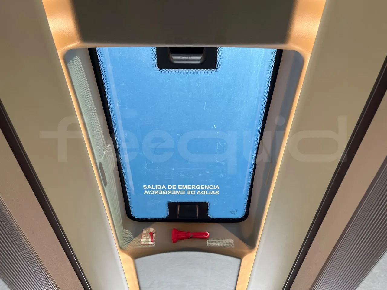 Iveco Magelys SFR2XX - Euro6 - 294kW - 12.830mt - roof hatch 1