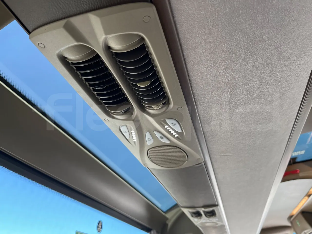 Iveco Magelys SFR2XX - Euro6 - 294kW - 12.830mt - roof hatch 3