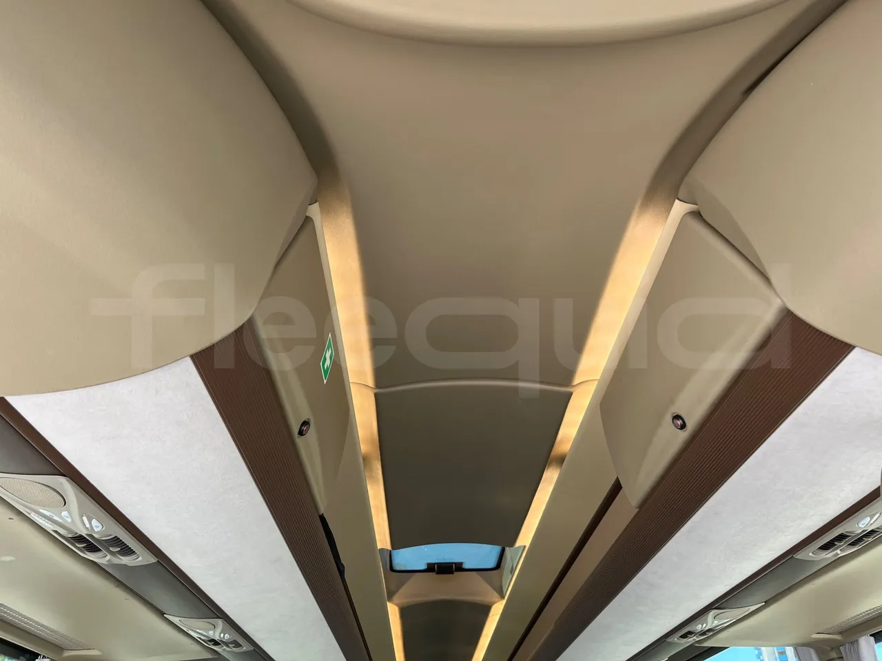 Iveco Magelys SFR2XX - Euro6 - 294kW - 12.830mt - overhead compartments photo