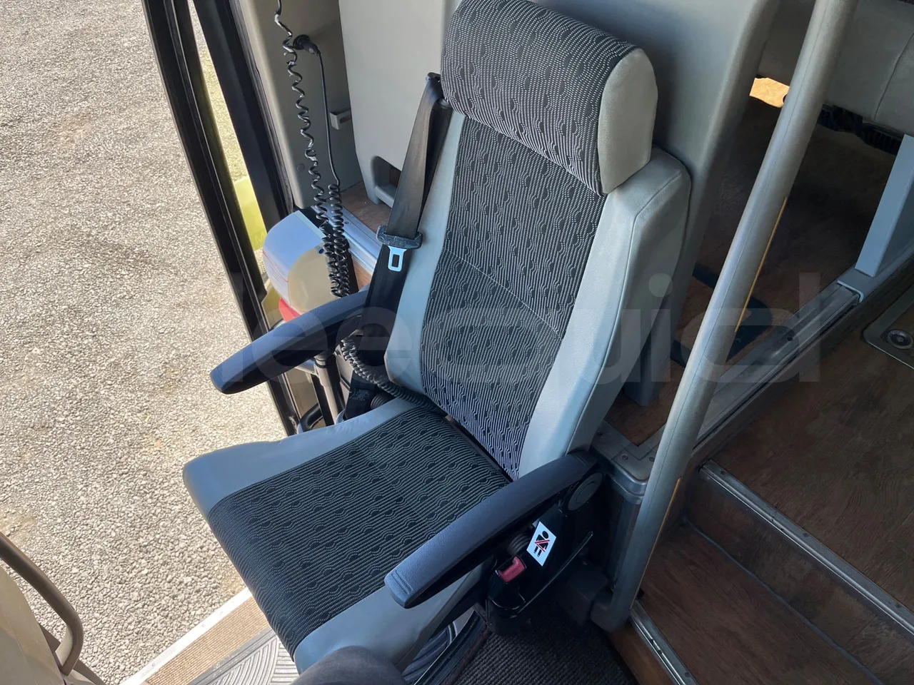 Iveco Magelys SFR2XX - Euro6 - 294kW - 12.830mt - hostess seat photo