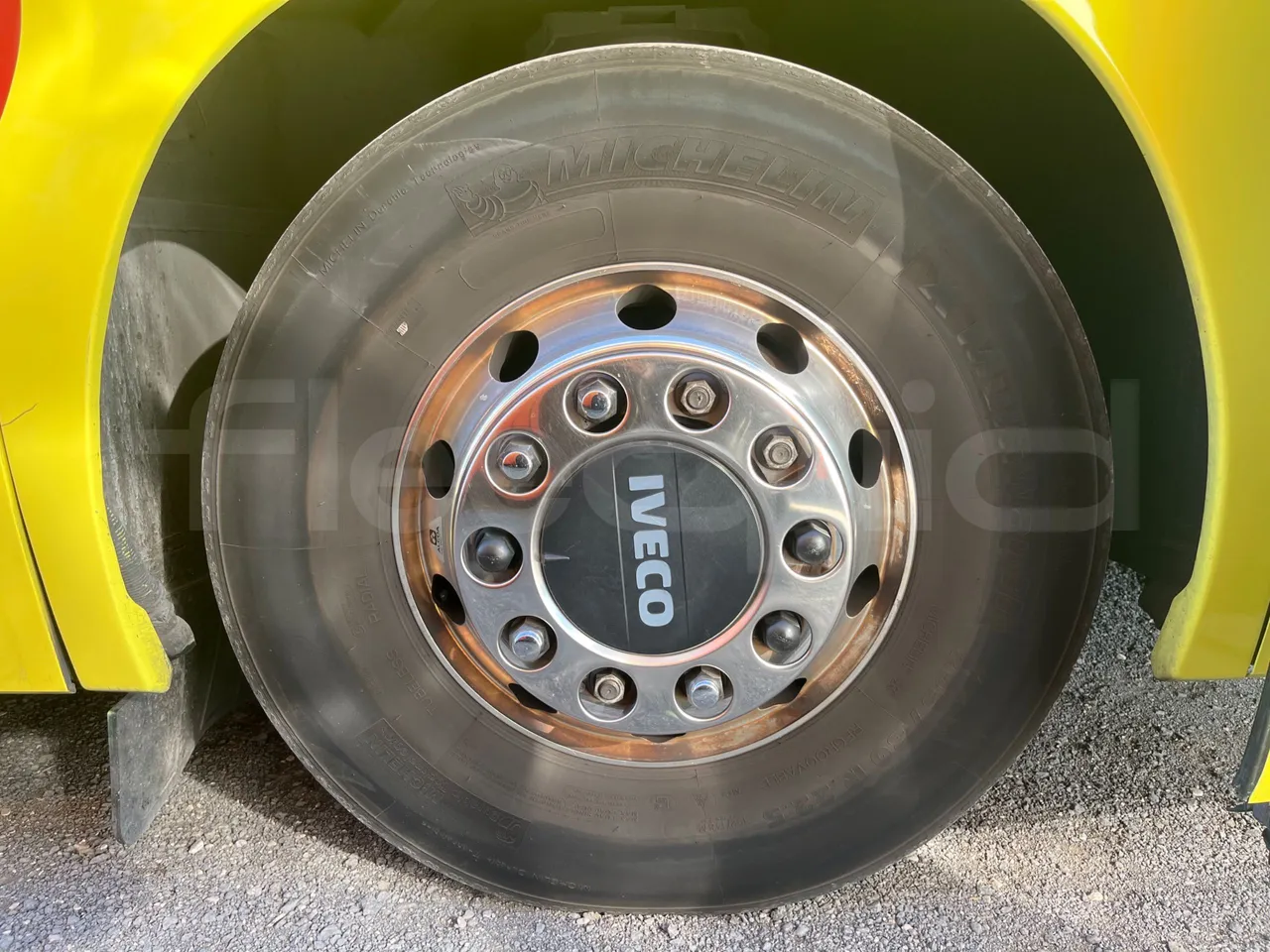 Iveco Magelys SFR2XX - Euro6 - 294kW - 12.830mt - front left tire measurements