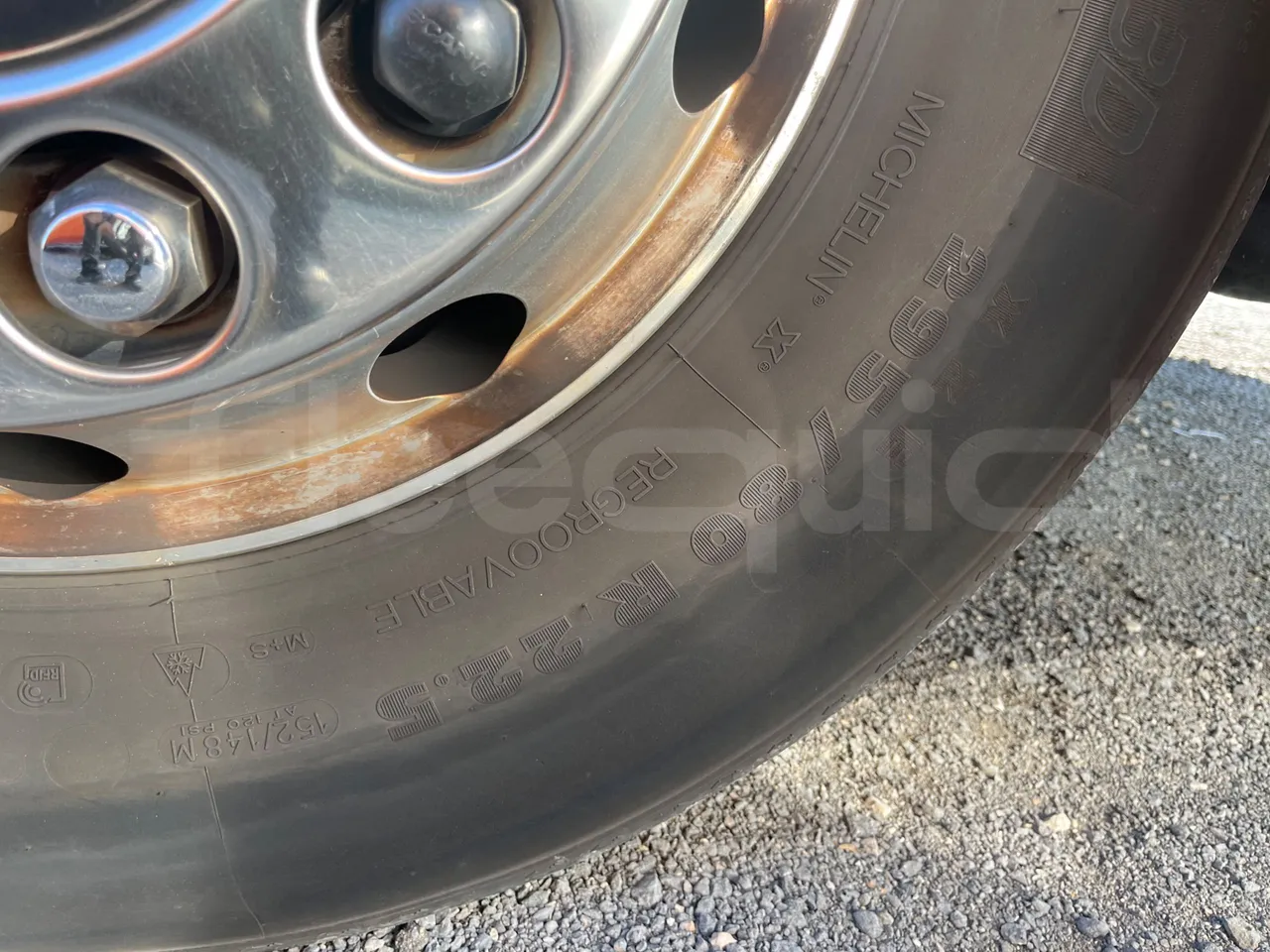 Iveco Magelys SFR2XX - Euro6 - 294kW - 12.830mt - rear left tire photo