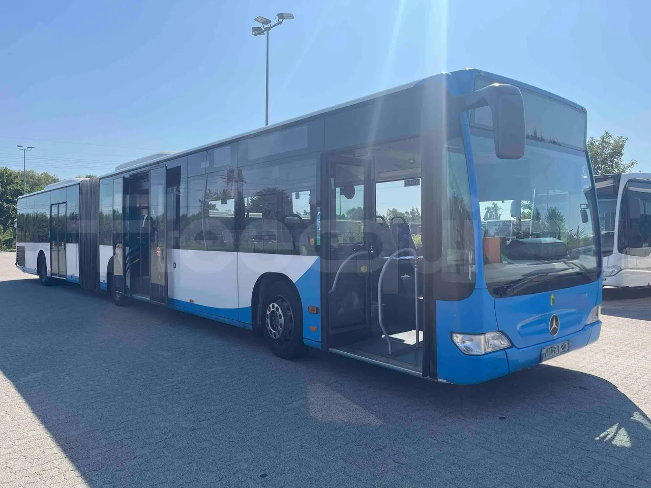 Mercedes-Benz Citaro G - 3/4 Front Right Side Doors Open