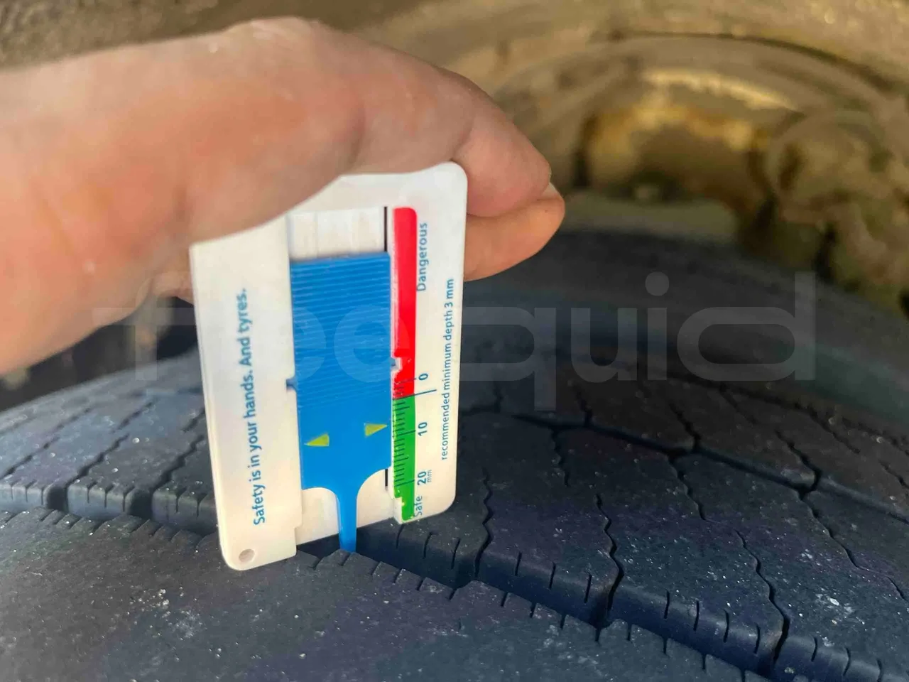 Mercedes-Benz Citaro G - First Axle Left Side: Tyre Thickness