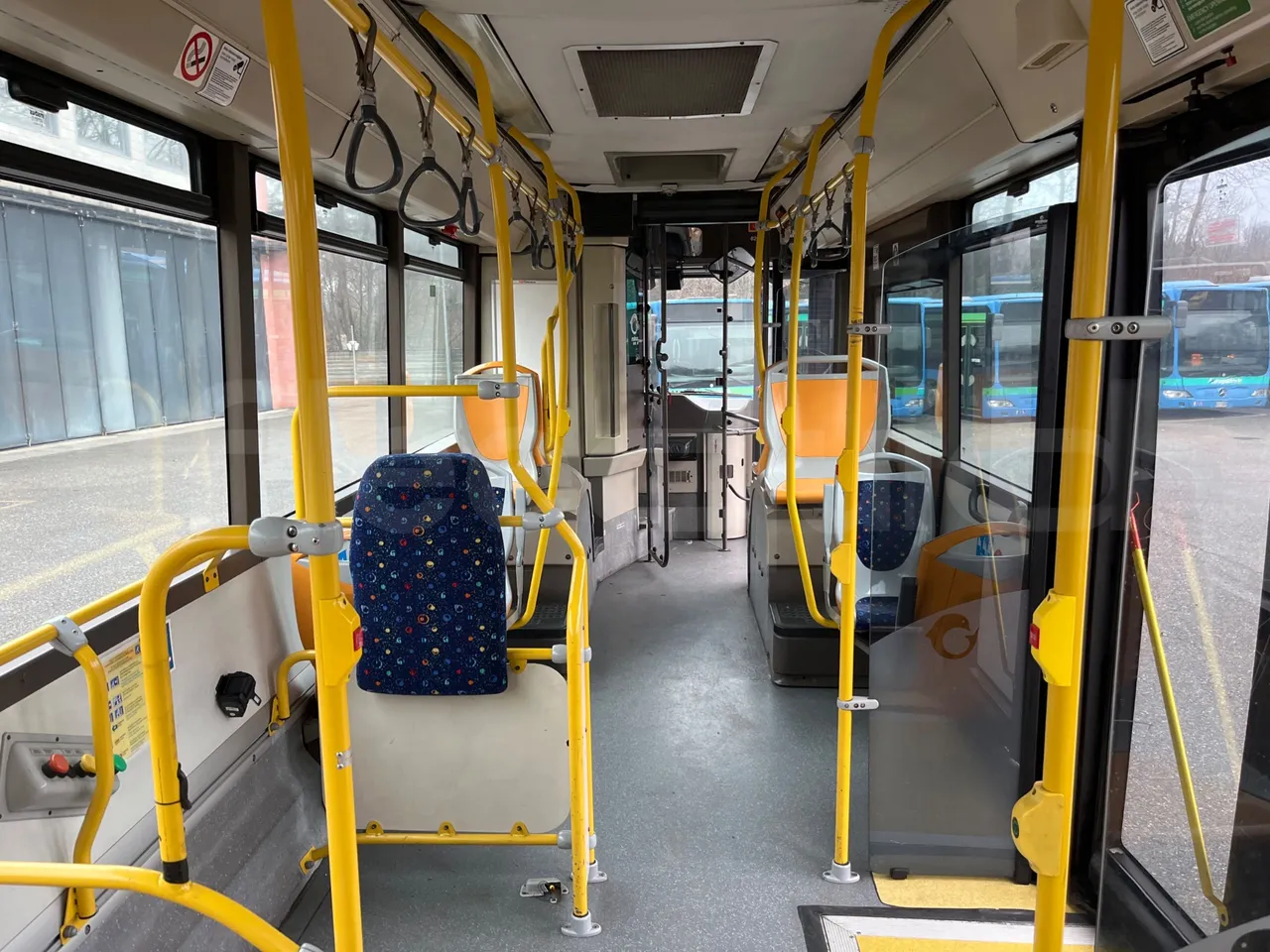 Irisbus Citelis PS09D1 PS09D1-98  - Euro5 - 213kW - 11.990mt - forward view middle aisle