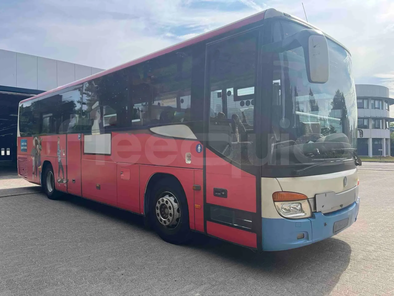 Setra S412 - 3/4 Front Right Side