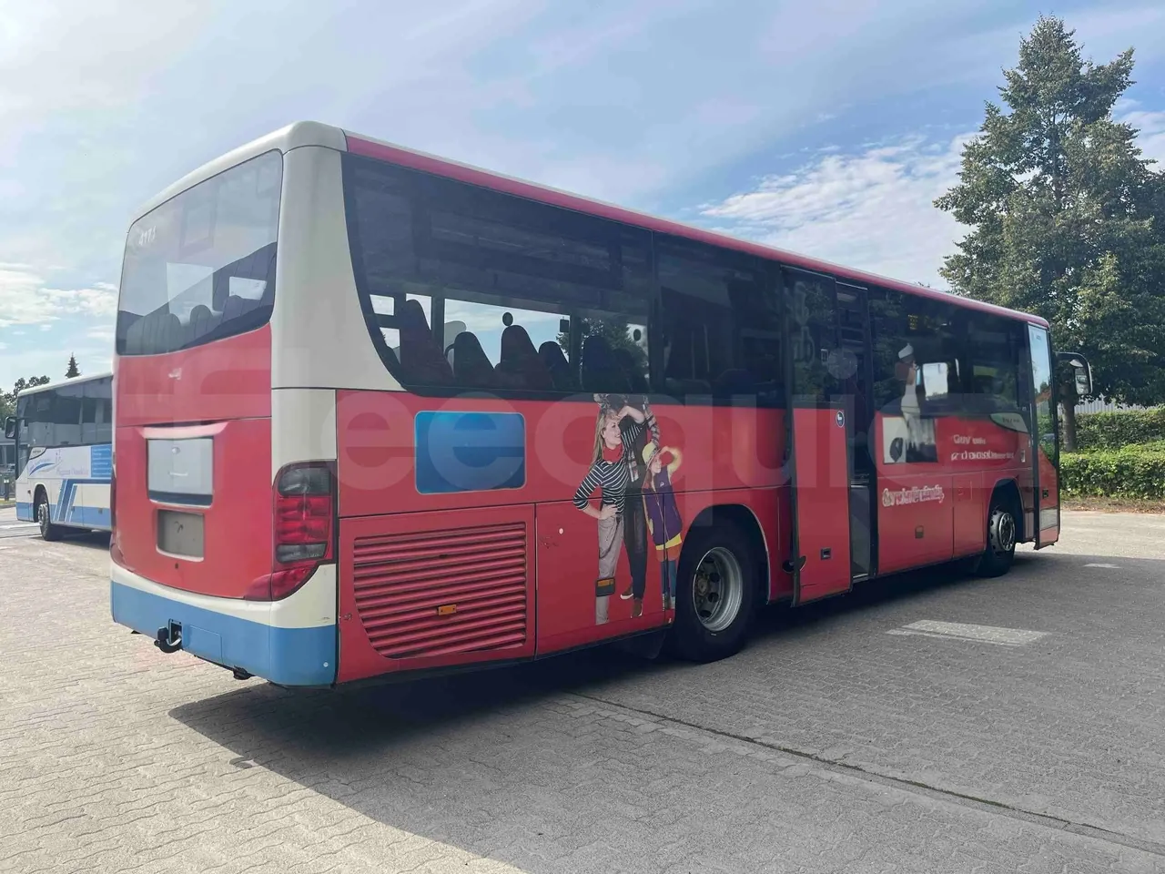 Setra S412 - 3/4 Rear Right Side Doors Open
