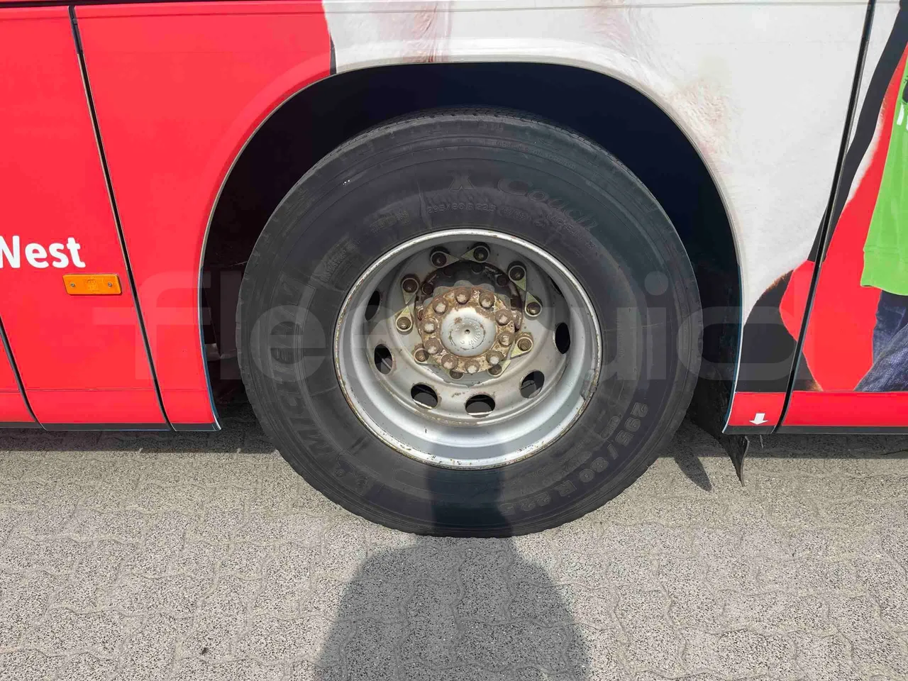 Setra S412 - First Axle Left Side: Tyre Thickness
