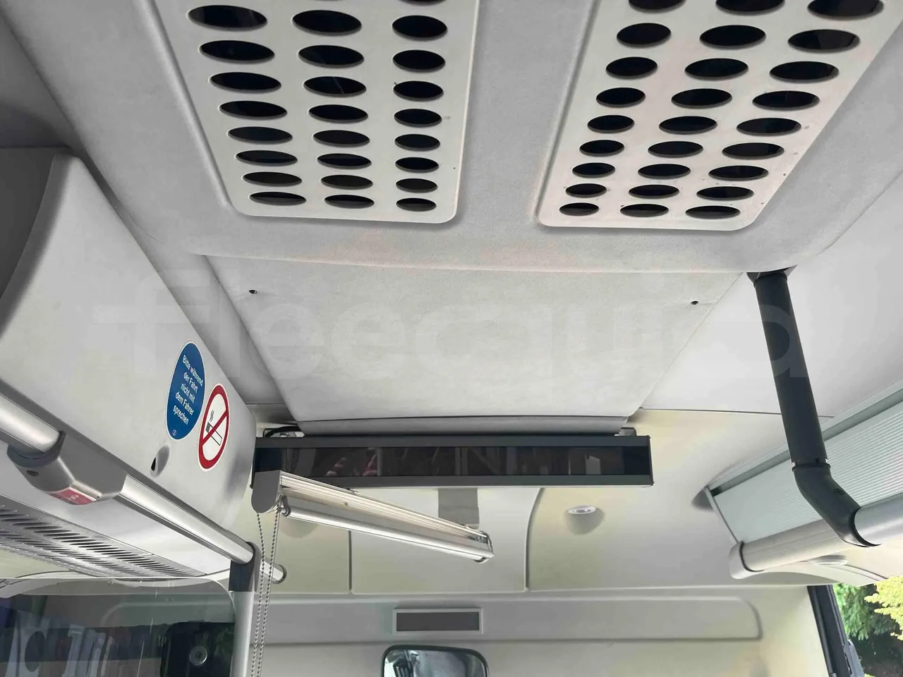 Setra S412 - Monitor