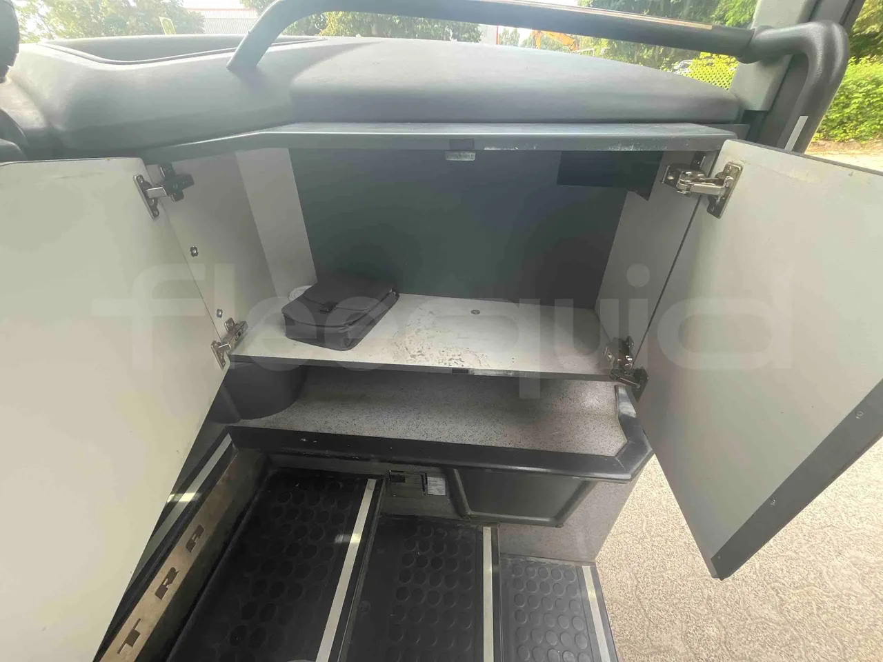 Setra S412 - Refrigerator