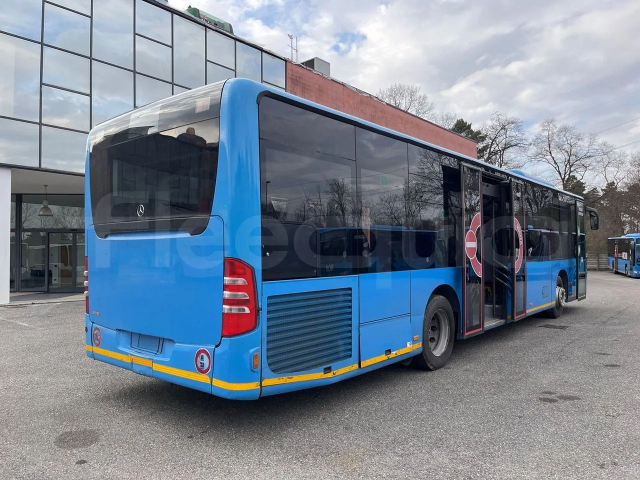 Mercedes-Benz Citaro O 530/2PCL2E4 - Euro 4 - 210 kW - 11,950 mt - 3/4 right rear doors open