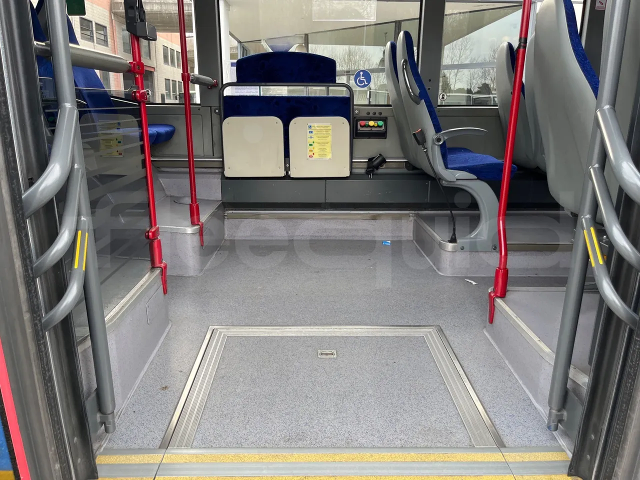 Mercedes-Benz Citaro O 530/2PCL2E4 - Euro 4 - 210 kW - 11,950 mt - disabled area photo